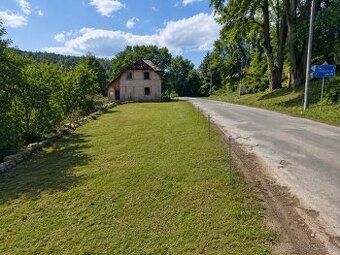 Prodám stavební pozemek 471 m² v obci Valdov u Nové Paky. Kl