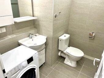 K dlouhodobému podnájmu nabízíme moderní byt o dispozici 1+1