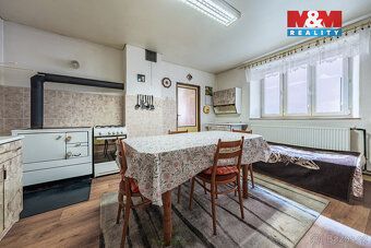 Exkluzivně nabízíme k prodeji samostatný rodinný dům o dispo