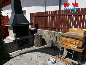 Nabízíme k dlouhodobému pronájmu byt 1+kk v obci Řevničov v 