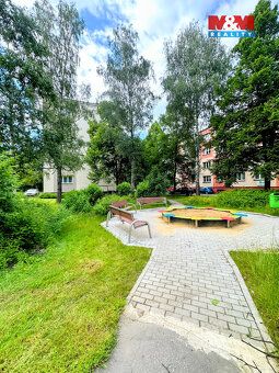 Lukrativní místo společně se zelení okolo domu dělají z bytu