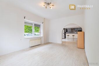 Продається велика нерухомість, яка включає в себе