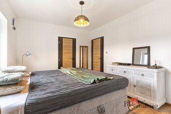 Prodej, domy/rodinný, 290 m2, Vladislavova 1130, 25303 Chýně