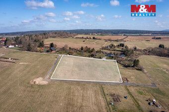 Nabízíme k prodeji pozemek o výměře 10 000 m² v obci Tymákov