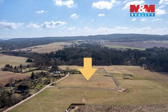 Nabízíme k prodeji pozemek o výměře 10 000 m² v obci Tymákov