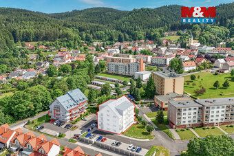Nabízíme k pronájmu moderní byt 2+kk o užitné ploše 53 m², s