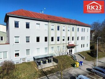 Pronájem kanceláře 20m2 v centru Mariánských Lázních. Společ