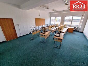 Pronájem kanceláře 20m2 v centru Mariánských Lázních. Společ