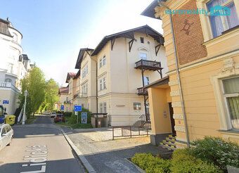 Pronájem kanceláře 20m2 v centru Mariánských Lázních. Společ