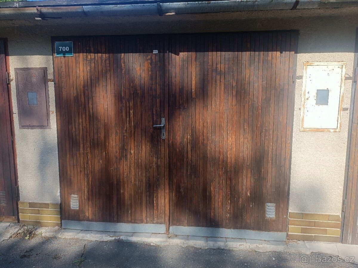 Nabízím od 1.7. pronájem garáže 19m2 v Blansku na sídlišti S