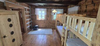V obci Kytlice, v klidné části obce, se nachází tato překrás