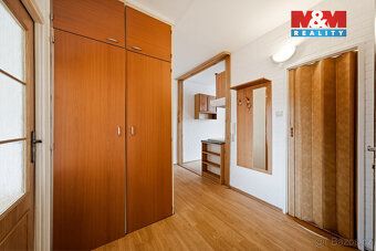 Nabízím k prodeji světlý byt o dispozici 2+1 v osobním vlast