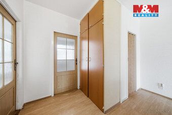 Nabízím k prodeji světlý byt o dispozici 2+1 v osobním vlast