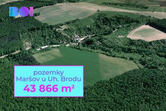 Prodej stavebního pozemku v Uherském Brodě - v klidné ulici 