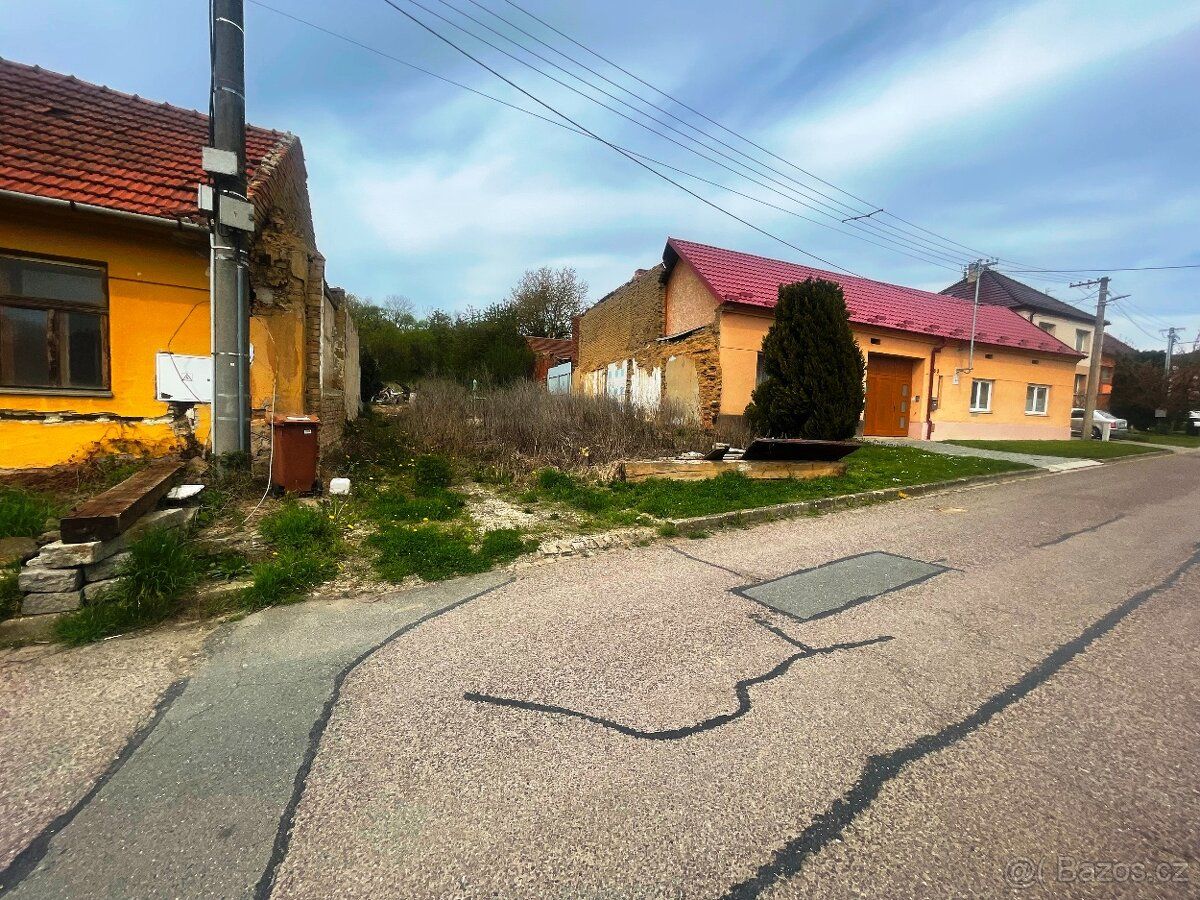 Prodej stavebního pozemku v Uherském Brodě - v klidné ulici 