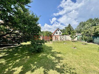 Nabízíme k prodeji rovinatý stavební pozemek o výměře 648 m²