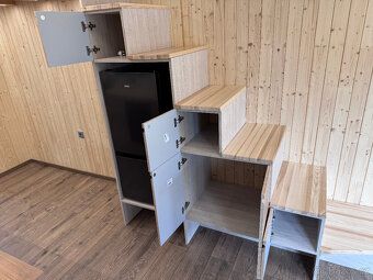 Nový Tiny House o vnitřních rozměrech 2,45 x 8,5 m, tedy 22 