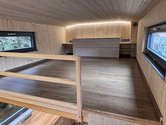 Nový Tiny House o vnitřních rozměrech 2,45 x 8,5 m, tedy 22 