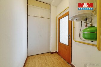 Nabízíme k pronájmu ve zvýšeném přízemí byt 1+kk o celkové p