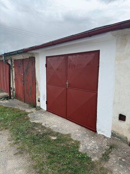 Nabízíme k prodeji garáž ve Valdicích u Jičína o výměře 18 m