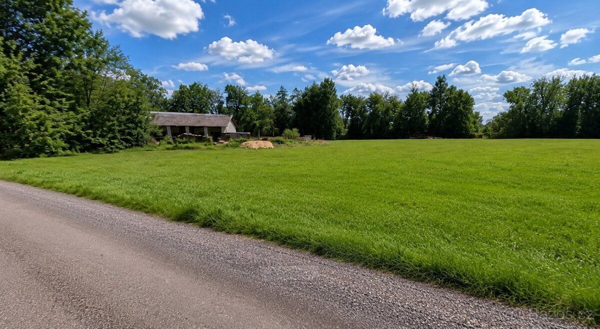 Nabízíme k prodeji pozemek o výměře 723 m², nacházející se v