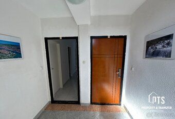 Budova se 6 apartmány a výhledem na moře, na jižní straně os