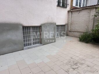 Nabízíme k pronájmu nebytový prostor vhodný pro kancelářské 
