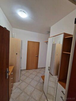 Pronájem bytu 1+kk, 40 m² s balkonem, sklepem a parkovacím s