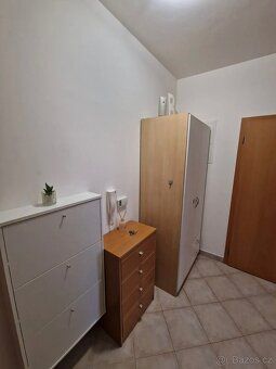 Pronájem bytu 1+kk, 40 m² s balkonem, sklepem a parkovacím s