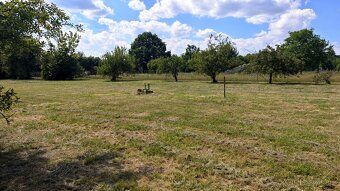 Nabízím k prodeji zahradu o výměře 826 m² v klidné zahrádkář
