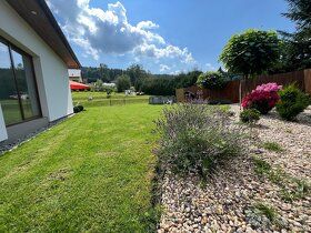 Bungalov novostavba 165m2,terasa,udržovaná zahrada… Se stave