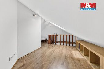 K prodeji nabízíme mezonetový byt s lodžií, klimatizací a mo