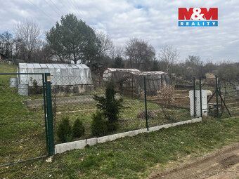 Nabízíme k prodeji udržovanou zahradu v klidné a vyhledávané