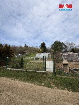 Nabízíme k prodeji udržovanou zahradu v klidné a vyhledávané