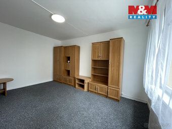 Pronájem bytu 2+kk, o výměře 35 m2, v 5. patře s výtahem, v 