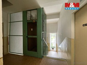 Pronájem bytu 2+kk, o výměře 35 m2, v 5. patře s výtahem, v 
