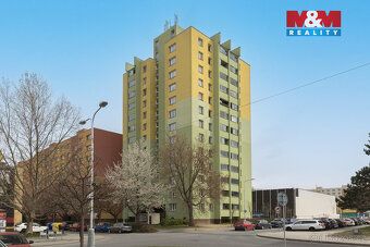 Nabízíme k prodeji prostorný byt 3+1 o výměře 74 m², umístěn