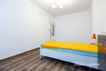 K dlouhodobému podnájmu nabízíme světlý byt o dispozici 2+1 