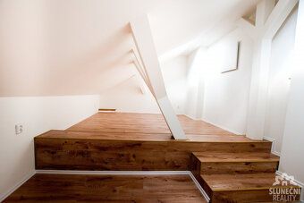 Naše společnost Vám nabízí k pronájmu zrekonstruovanou bytov