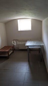 Pronajmu suterénní byt o dispozici 2+1, o celkové ploše cca 
