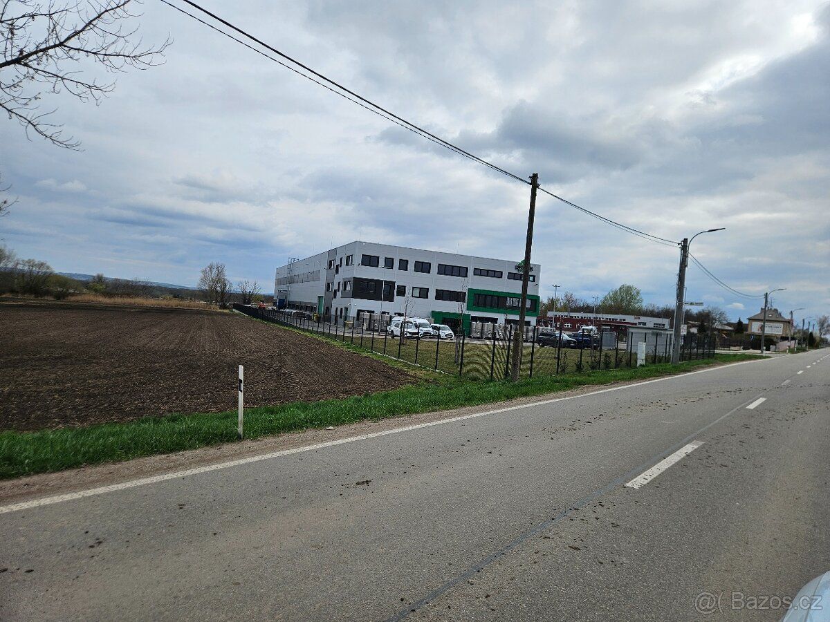 Nabízím k prodeji pozemek za ČERNÝM mostem v Hodoníně, o cel