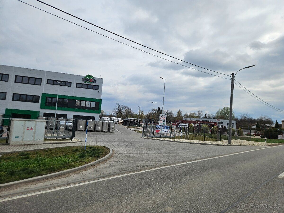 Nabízím k prodeji pozemek za ČERNÝM mostem v Hodoníně, o cel