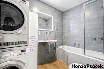 Ev.č. 15602 Nabízím k prodeji byt o dispozici 3+kk s lodžií 