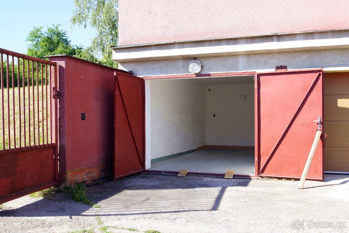 -Výborný technický stav -Elektřina -Vjezd: Š 2,4 m, V 2 m -V