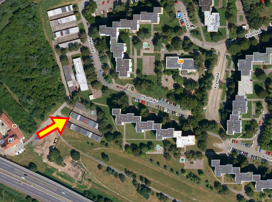 -Výborný technický stav -Elektřina -Vjezd: Š 2,4 m, V 2 m -V