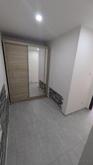 Nabízíme k pronájmu hezký byt o dispozici 3+kk s lodžií a vý