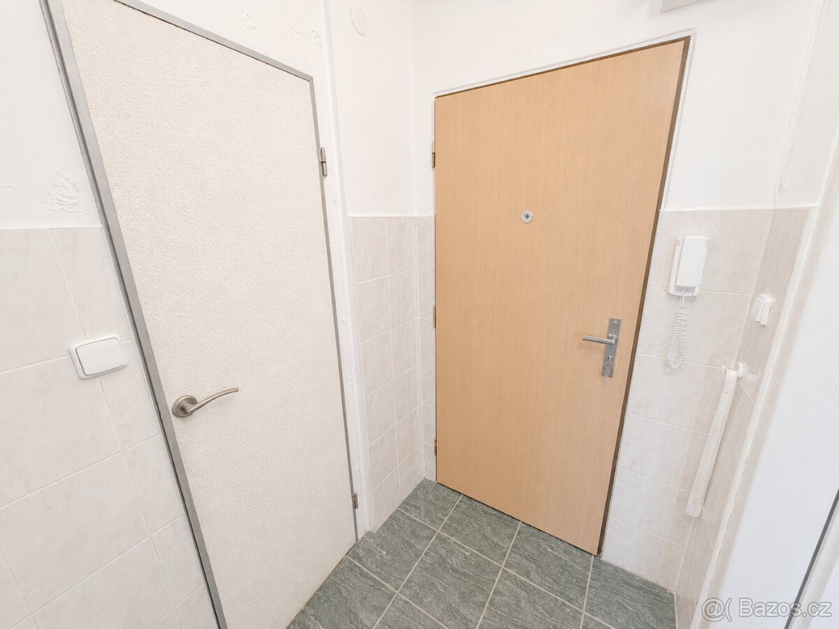 Nabízíme byt 1+kk a výměře 28 m², který se nachází ve 3. pat