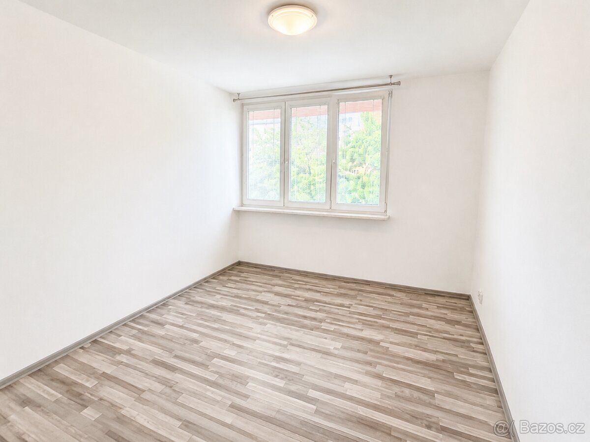 Nabízíme byt 1+kk a výměře 28 m², který se nachází ve 3. pat