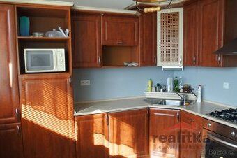 Nabízíme byt 1+kk a výměře 28 m², který se nachází ve 3. pat
