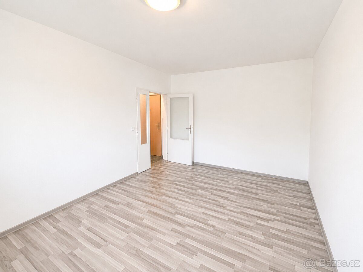 Nabízíme byt 1+kk a výměře 28 m², který se nachází ve 3. pat